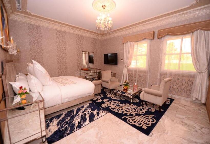 سوییت با چشم‌انداز باغ, The White Palace Rabat