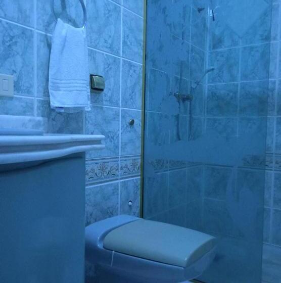 اتاق خانوادگی, Acomodações Anfitriã