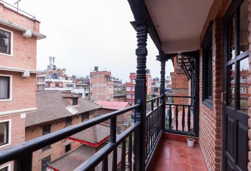 اتاق لوکس با بالکن, Vajra House