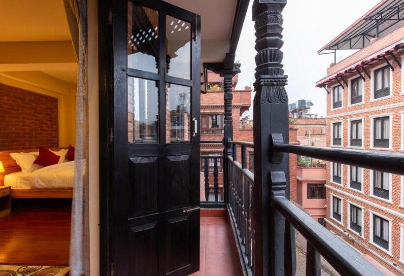 اتاق لوکس با بالکن, Vajra House