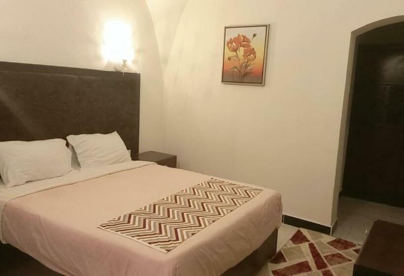 اتاق استاندارد با تخت بزرگ, Dolphin Continental
