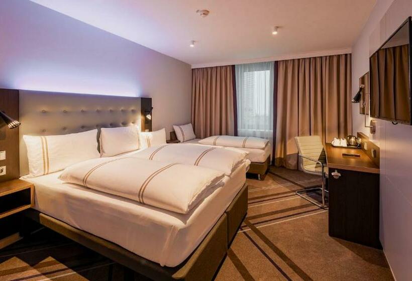 اتاق استاندارد سه نفره, Premier Inn Stuttgart City Europaviertel
