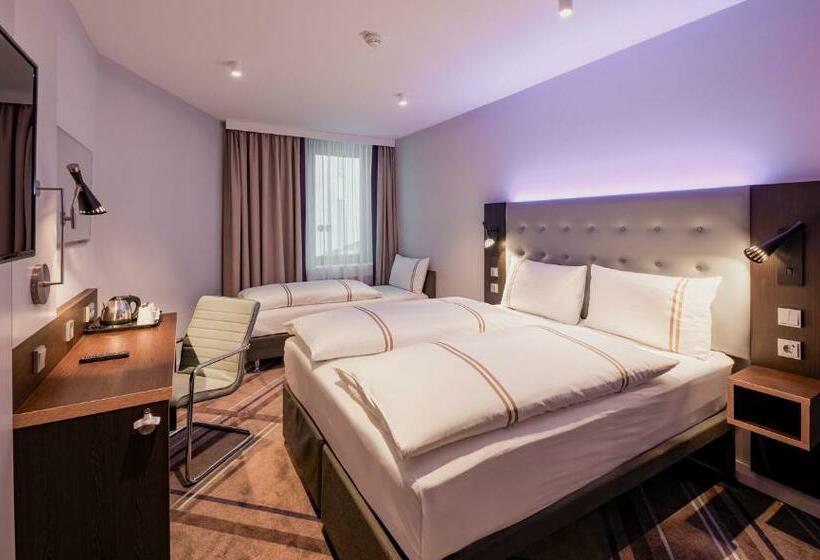 اتاق استاندارد سه نفره, Premier Inn Stuttgart City Europaviertel