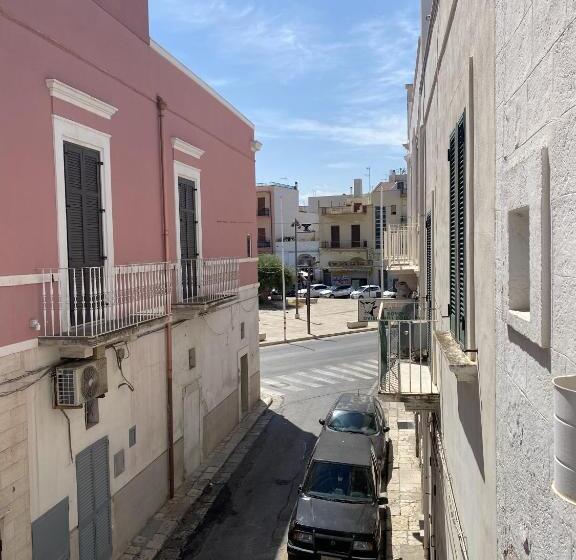 اتاق لوکس, Casa De Avòs