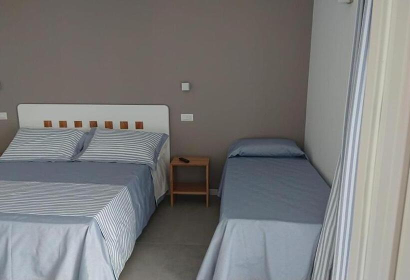 اتاق استاندارد سه تخته با چشم‌انداز باغ, Artemare B&b