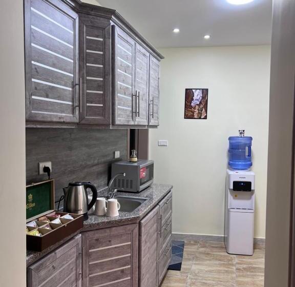 اتاق لوکس خانوادگی, Z3 Hostel