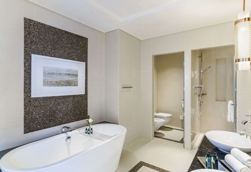 اتاق لوکس با چشم‌انداز دریا, Rixos Marina Abu Dhabi