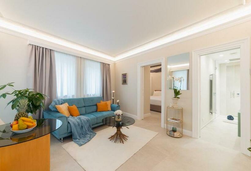 آپارتمان لوکس 1 خوابه, Naxi Suites