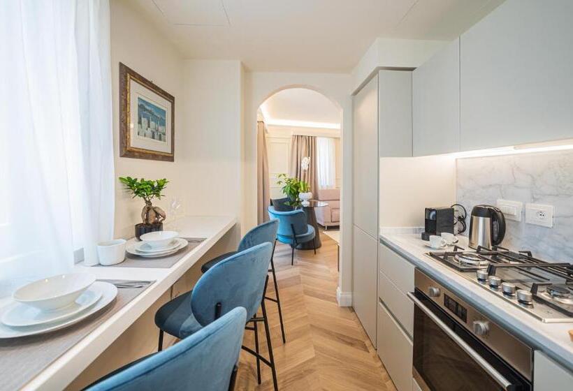 آپارتمان 1 خوابه با بالکن, Naxi Suites