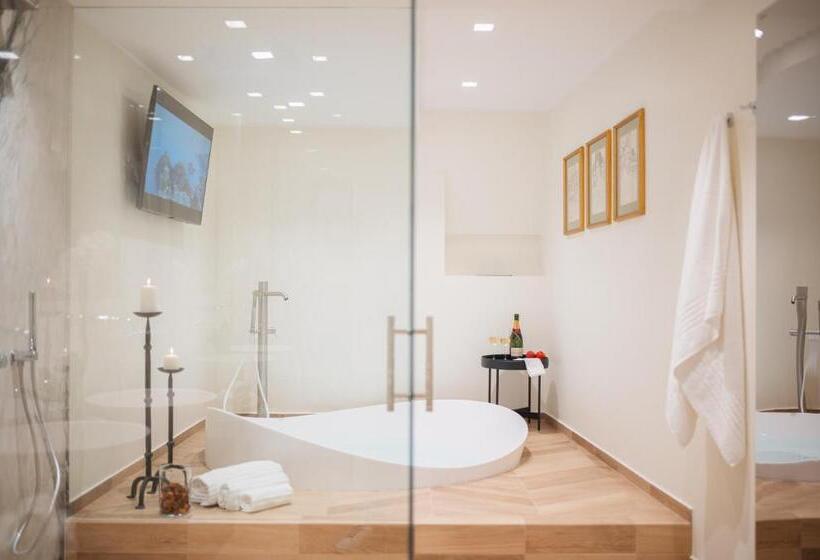 آپارتمان 1 خوابه با بالکن, Naxi Suites