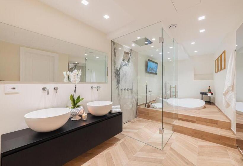 آپارتمان 1 خوابه با بالکن, Naxi Suites
