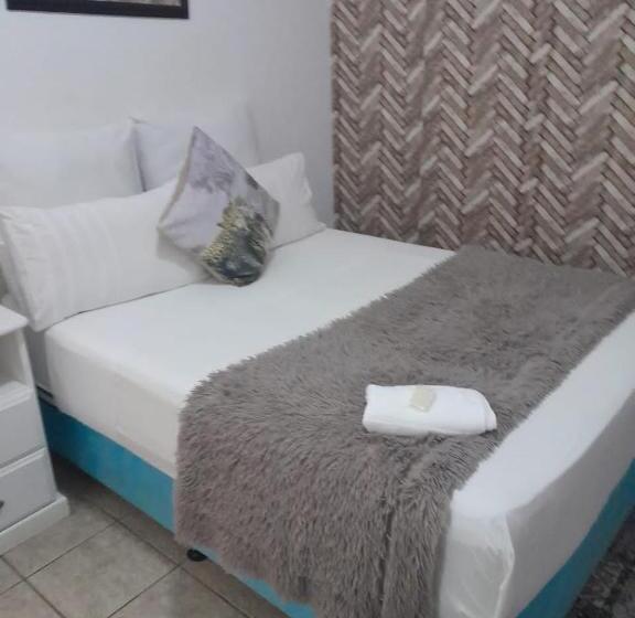 اتاق استاندارد, Dwengu Guest House