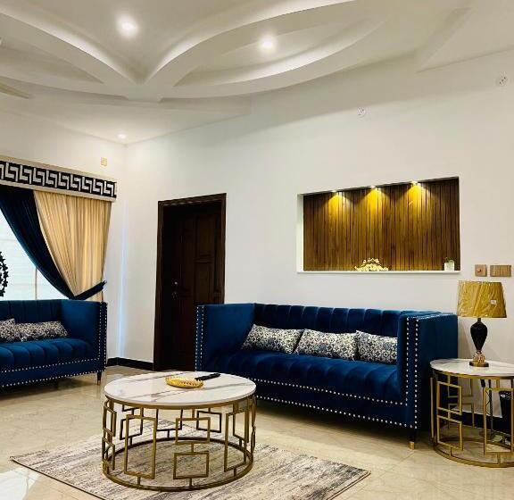 Deluxe Suite King Bed, The Gateway Islamabad