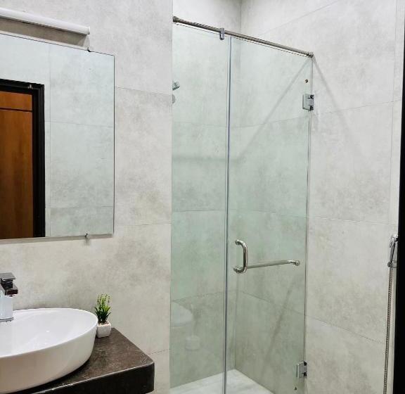 Deluxe Suite King Bed, The Gateway Islamabad