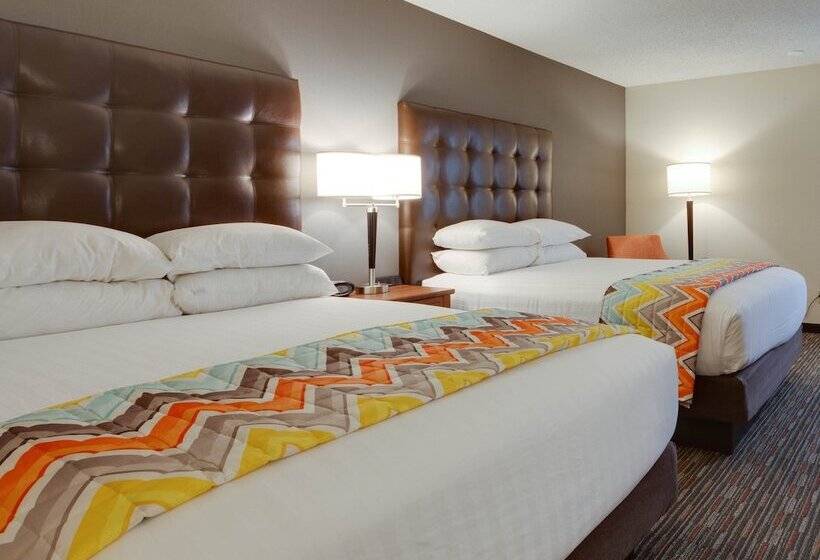 Quarto deluxe, Drury Inn & Suites Columbia Stadium Boulevard