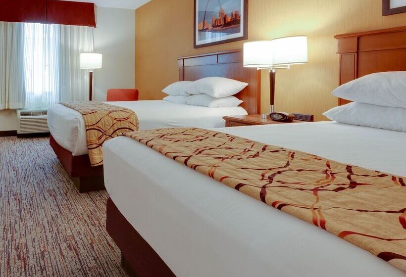 Deluxe Room Adapted for people with reduced mobility, Drury Inn & Suites St. Louis Near Forest Park