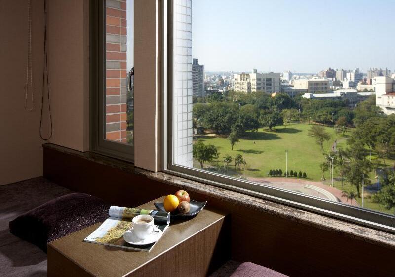 اتاق لوکس با تخت بزرگ, Drury Inn & Suites St. Louis Forest Park