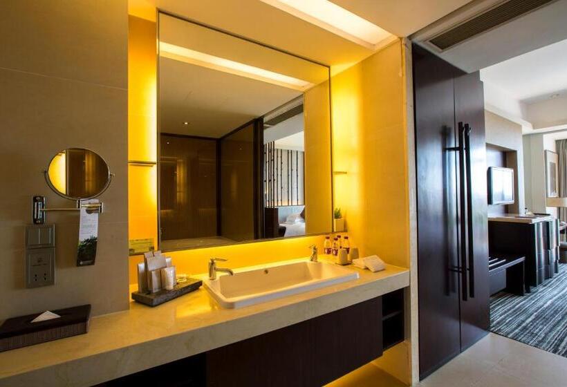 اتاق لوکس با تخت بزرگ, Mission Hills Resort Haikou