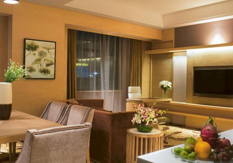 سوییت لوکس, Movenpick  Enshi