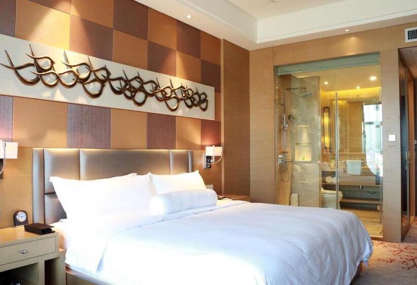 اتاق سوپریور با تخت بزرگ, Movenpick  Enshi