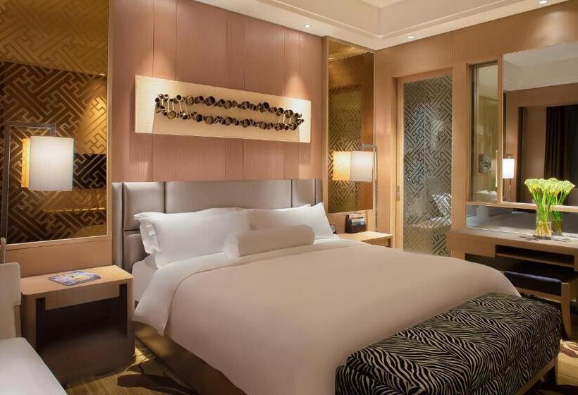 سوییت لوکس, Movenpick  Enshi
