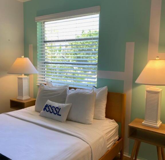 سوییت, Seaspray Surf Lodge