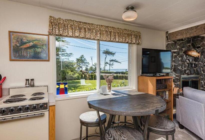 سوئیت با تخت بزرگ, Juan De Fuca Cottages