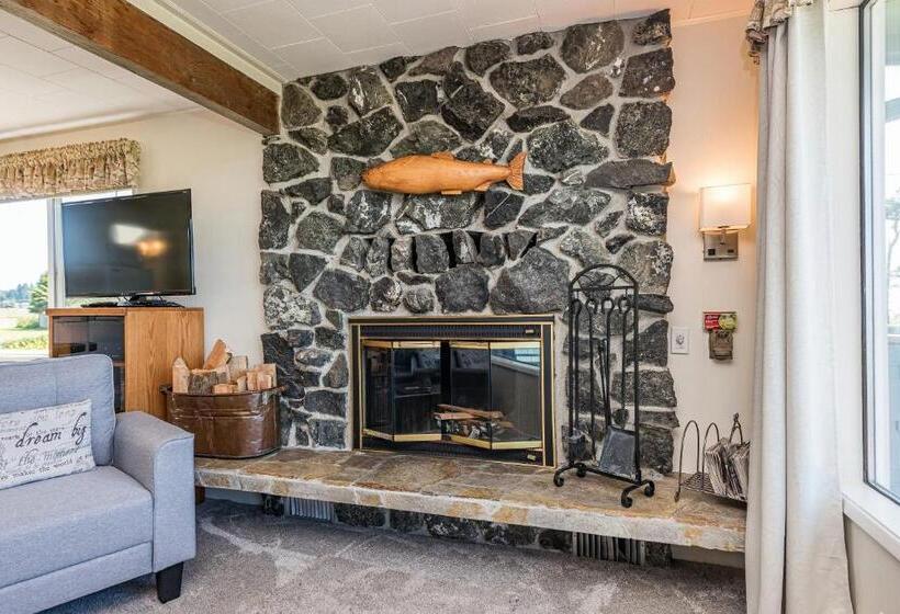 سوئیت با تخت بزرگ, Juan De Fuca Cottages