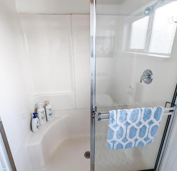 اتاق استاندارد با تخت بزرگ, Juan De Fuca Cottages