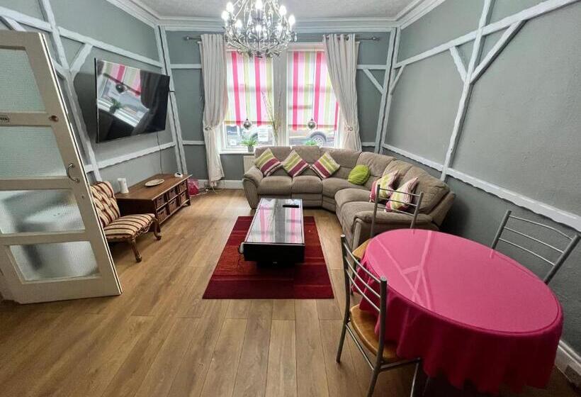 اتاق استاندارد یک تخته با سرویس بهداشتی مشترک, Kirkstead Guesthouse, Pet Friendly Rooms Available, Everyone Welcome