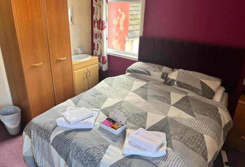 اتاق استاندارد با سرویس بهداشتی مشترک, Kirkstead Guesthouse, Pet Friendly Rooms Available, Everyone Welcome