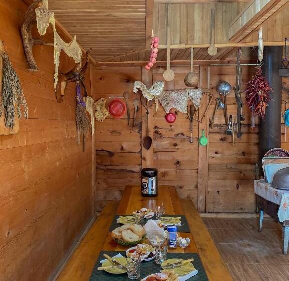 اتاق استاندارد سه نفره, Matua Guest House