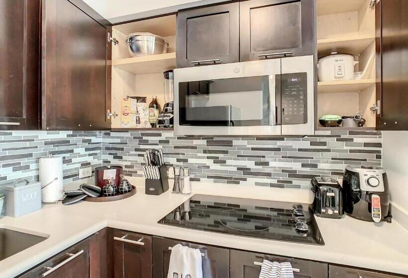 آپارتمان 1 خوابه با چشم‌انداز استخر, Pet Friendly In Orlando Area Near Disney
