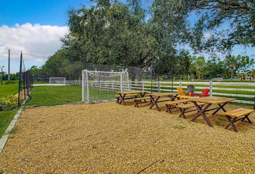 آپارتمان 1 خوابه با چشم‌انداز استخر, Pet Friendly In Orlando Area Near Disney