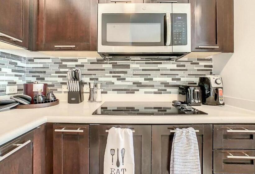 آپارتمان 1 خوابه با چشم‌انداز استخر, Pet Friendly In Orlando Area Near Disney