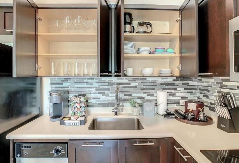 آپارتمان 1 خوابه با چشم‌انداز استخر, Pet Friendly In Orlando Area Near Disney