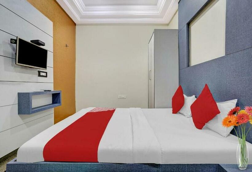 اتاق کلاسیک سه تخته, Flagship Hotel Chhaya