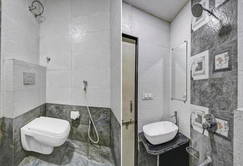 اتاق کلاسیک سه تخته, Flagship Hotel Chhaya