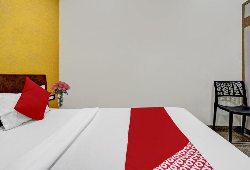 اتاق کلاسیک سه تخته, Flagship Hotel Chhaya