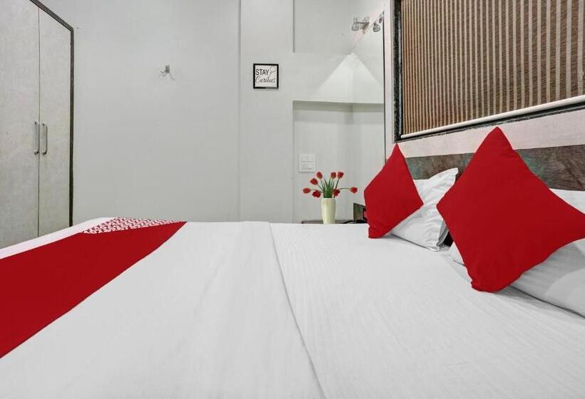 اتاق کلاسیک سه تخته, Flagship Hotel Chhaya