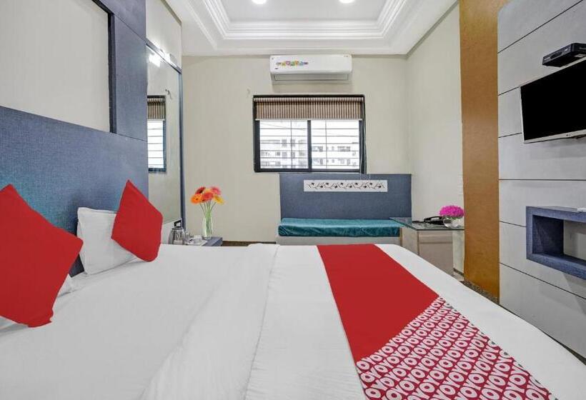 اتاق کلاسیک سه تخته, Flagship Hotel Chhaya