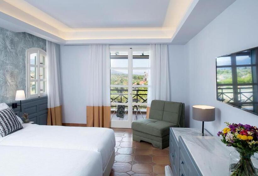 بانگلوی استاندارد با چشم‌انداز دریا, Eretria Hotel & Spa Resort
