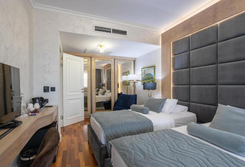 Quarto Superior, A Hoteli   Hotel Izvor