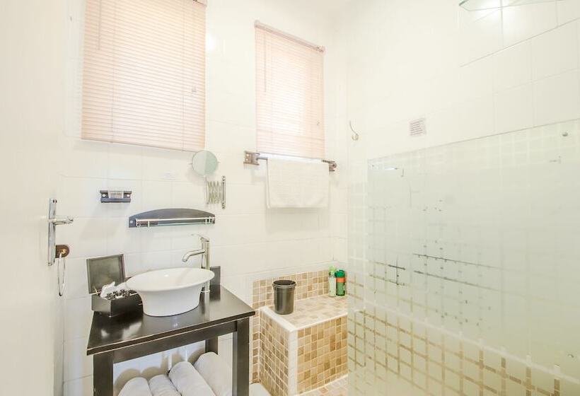 اتاق استاندارد, Honeypot Guest House