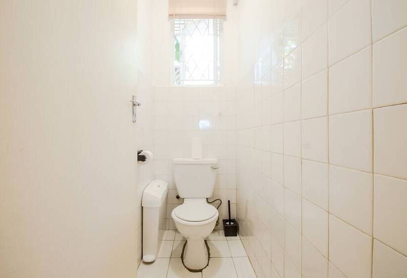 اتاق استاندارد, Honeypot Guest House