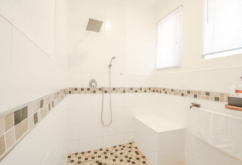 اتاق استاندارد, Honeypot Guest House