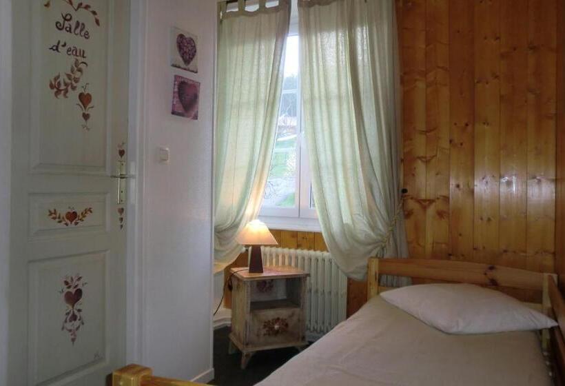 اتاق استاندارد سه نفره, Hôtel La Vallée