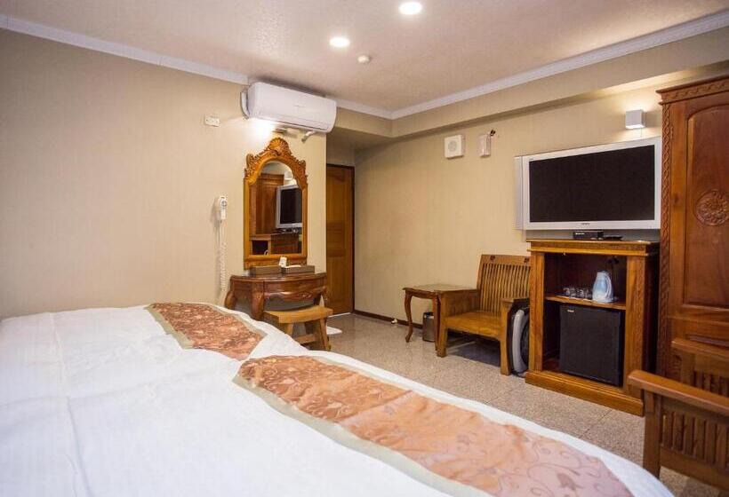 اتاق لوکس خانوادگی, Mei Jia Mei