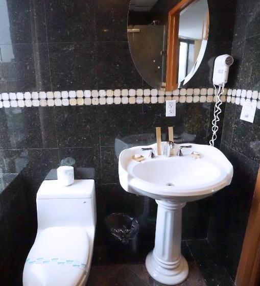 اتاق استاندارد با تخت بزرگ, Paris Suites
