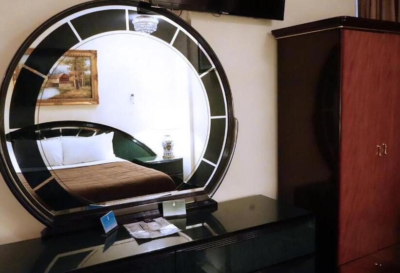 اتاق استاندارد با تخت بزرگ, Paris Suites